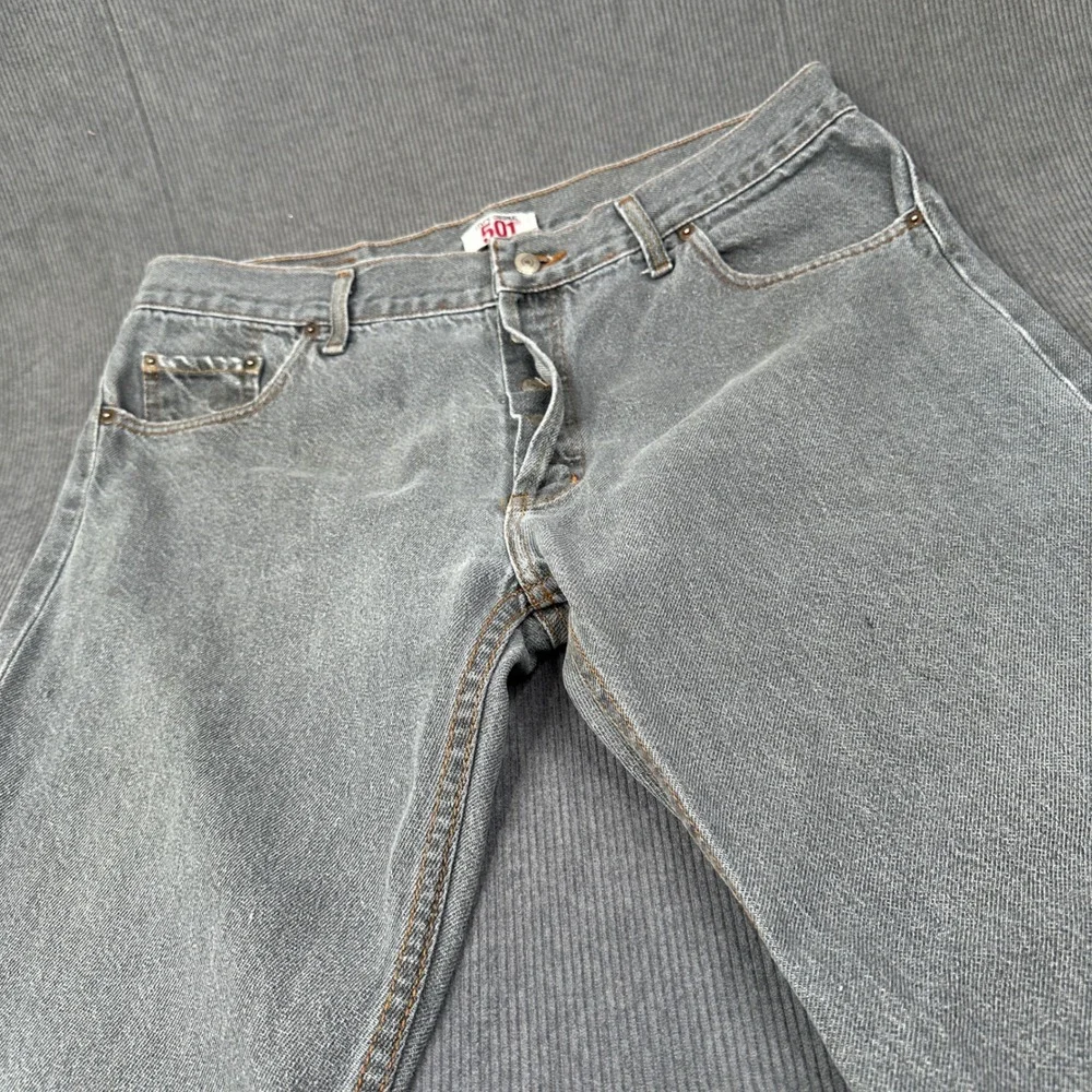 Levis 501 Mens Straight Leg Button Fly Gray Denim Jeans 38x30 Vintage Look Y2K